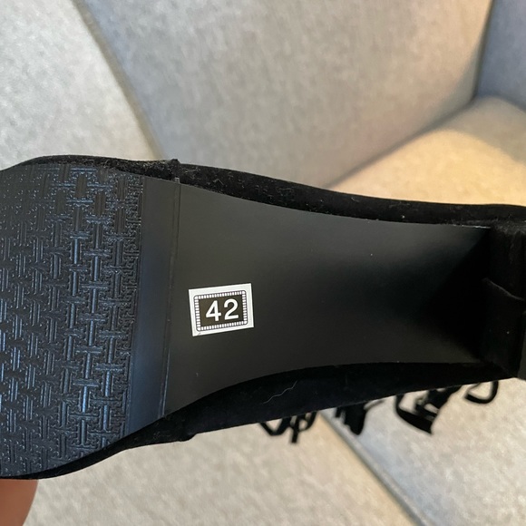 Black Fringe Block Heel Booties. - Picture 4 of 8